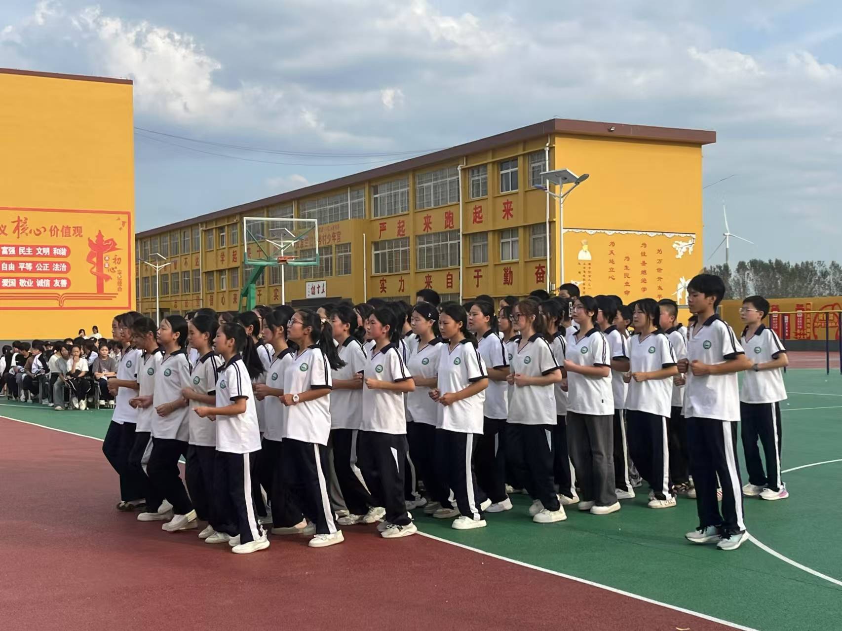 集体训练强化团队合作，球队配合愈发默契的简单介绍
